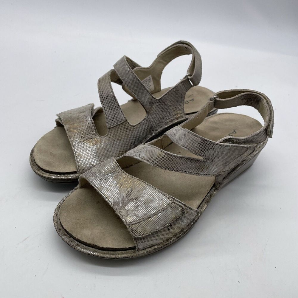 Aravon Women's Cambridge Silver/Floral 3 Strap Sandals Size‎ 5